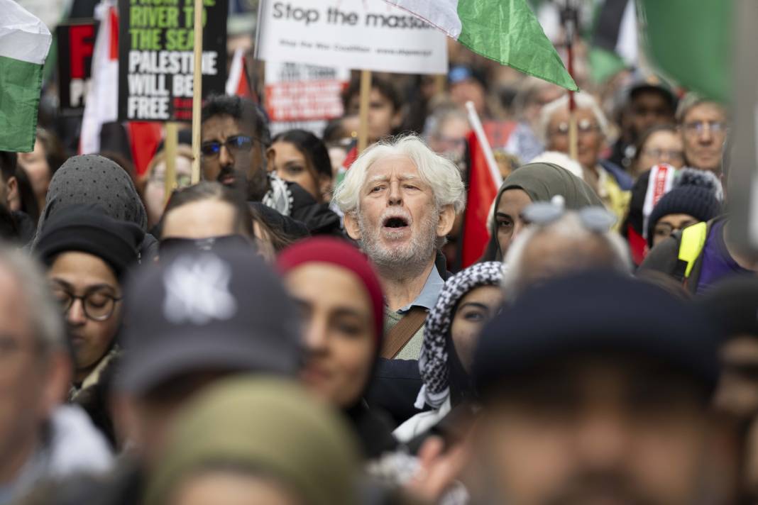Londra ve Saraybosna'da İsrail protestosu! Binlerce kişi sokaklara döküldü 3